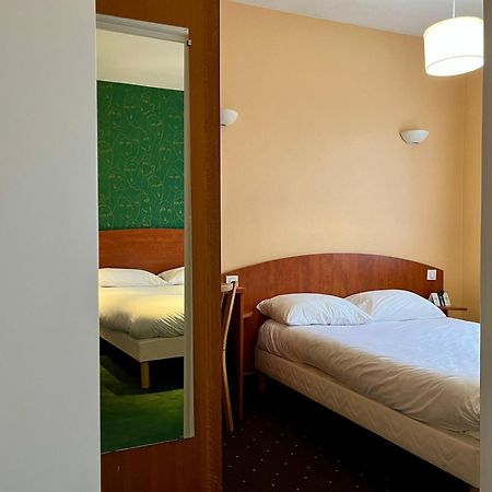 Logis Saint Louis Hotell La Suze-sur-Sarthe Eksteriør bilde
