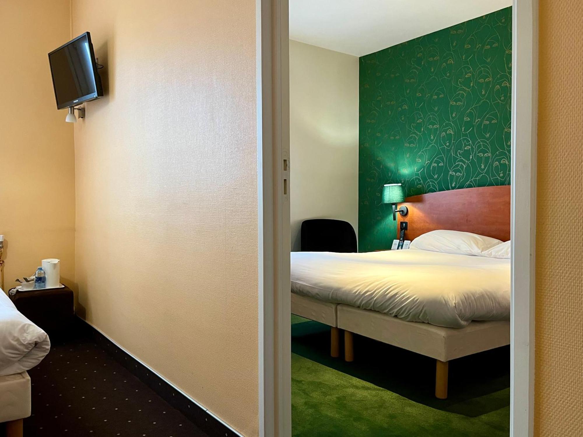 Logis Saint Louis Hotell La Suze-sur-Sarthe Eksteriør bilde
